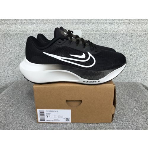 Nike Zoom Fly 5 Carbon Plate Running Shoe DM8974-001